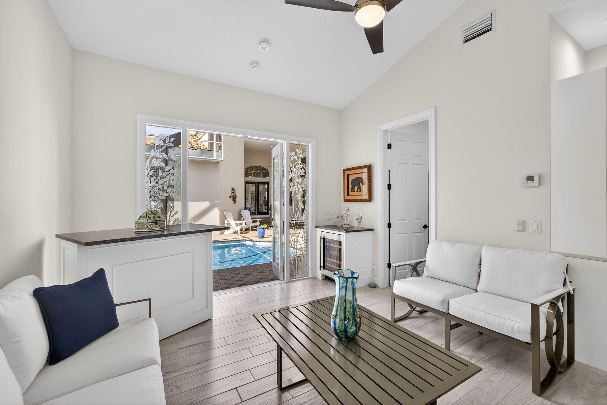 GRAND CAY - Residential