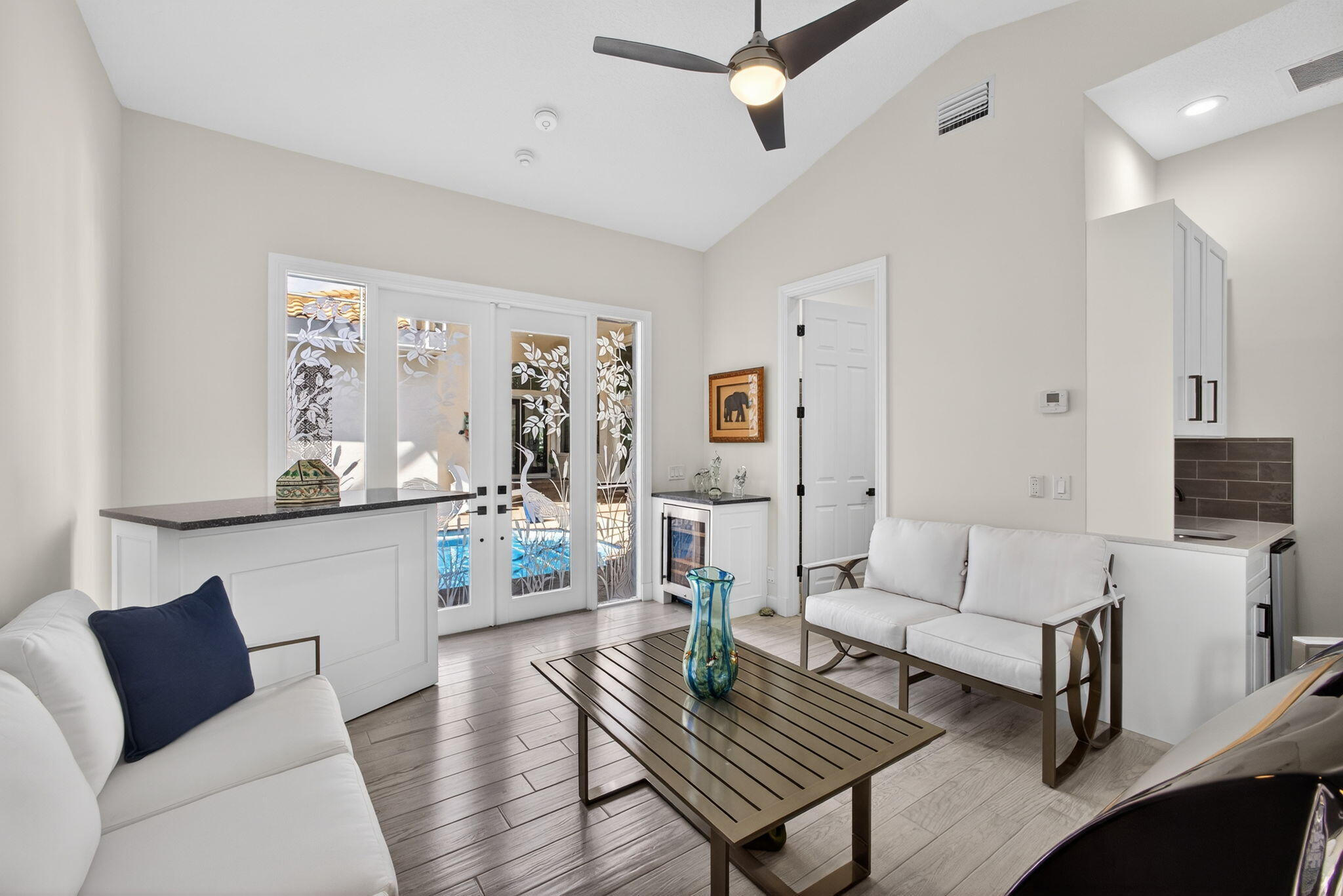 GRAND CAY - Residential