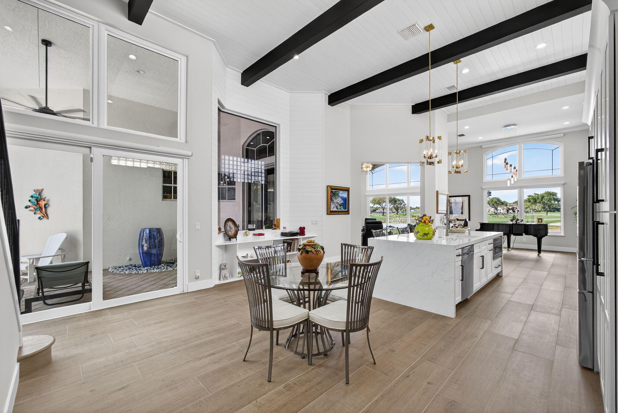 GRAND CAY - Residential