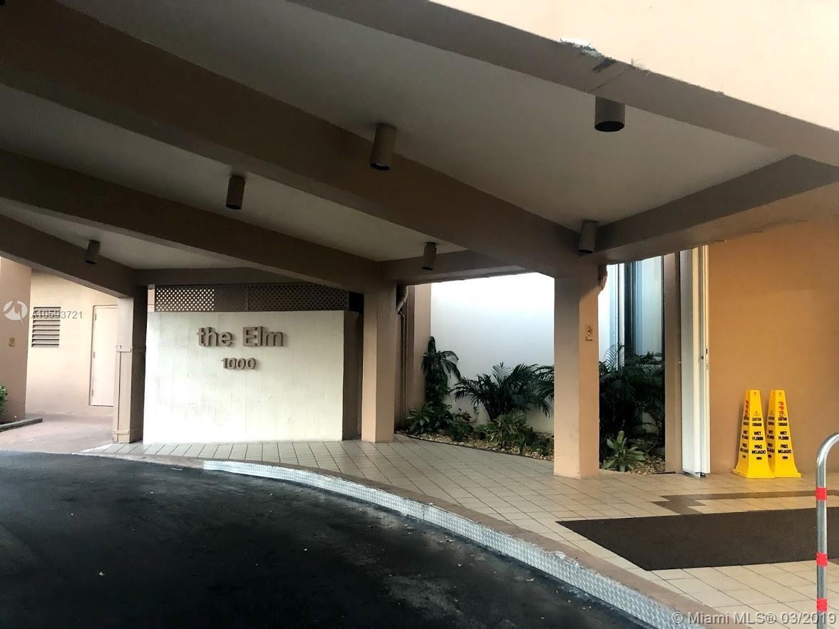 1000 Saint Charles Place PH6