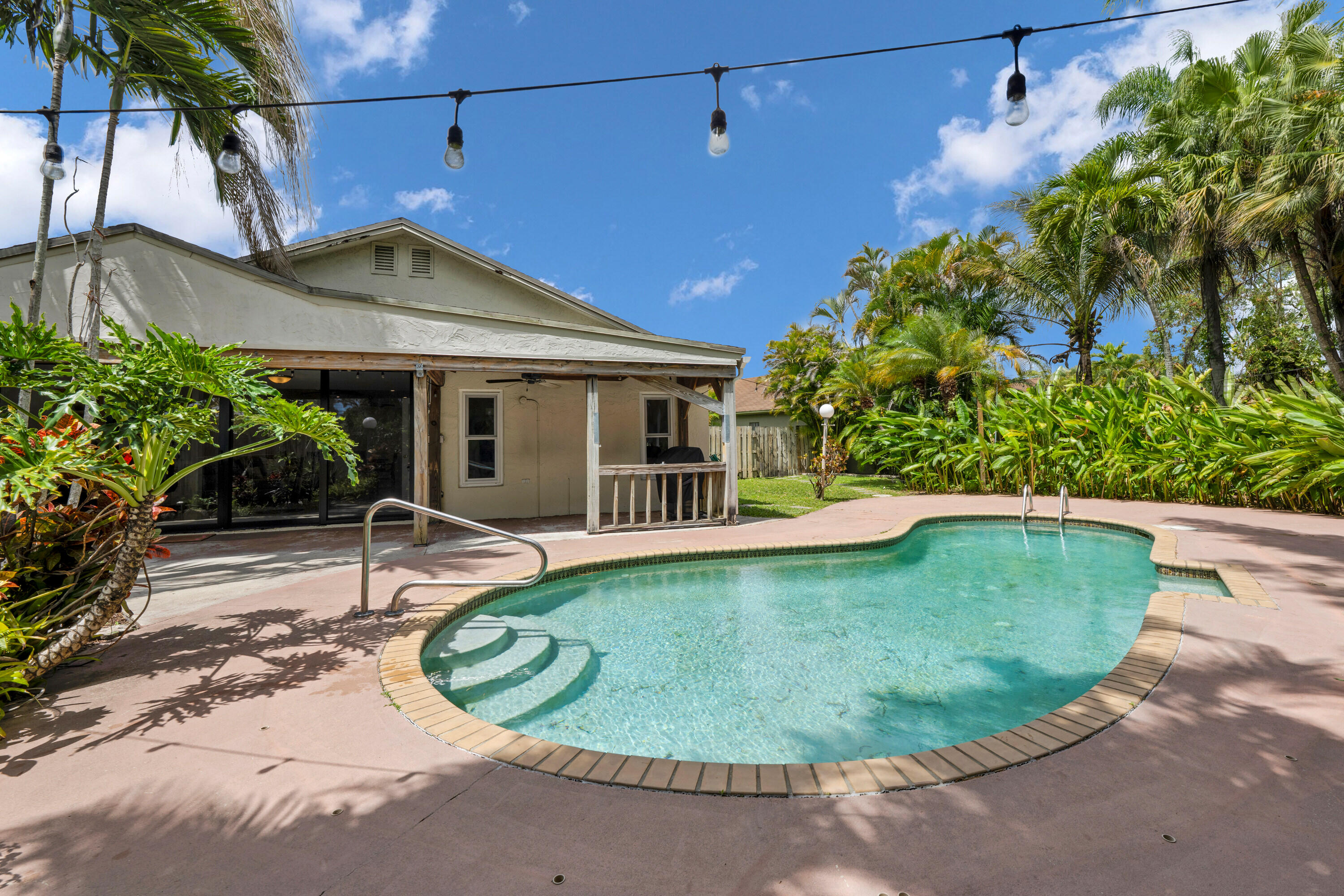 PINE SPRINGS 1 - Residential