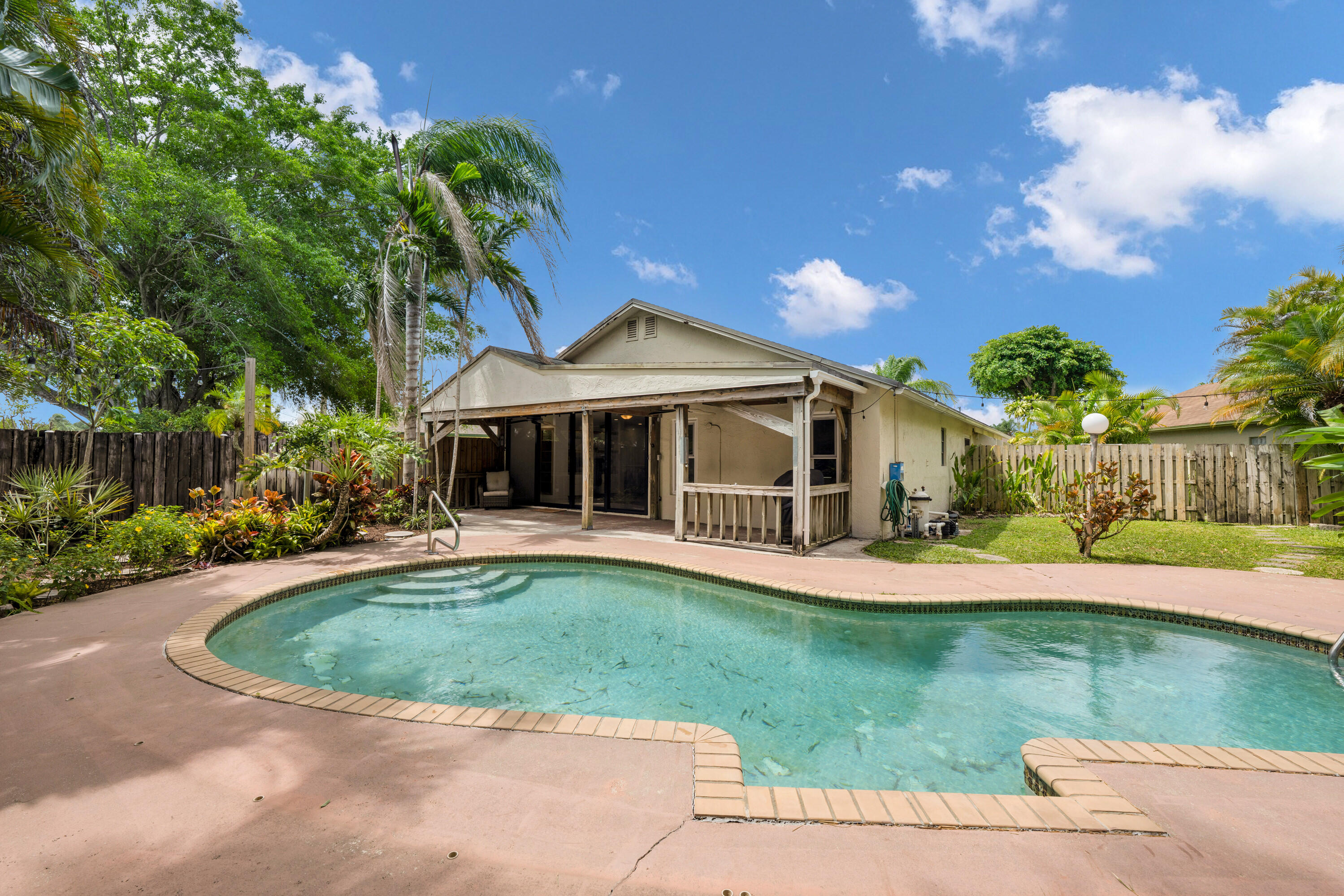 PINE SPRINGS 1 - Residential