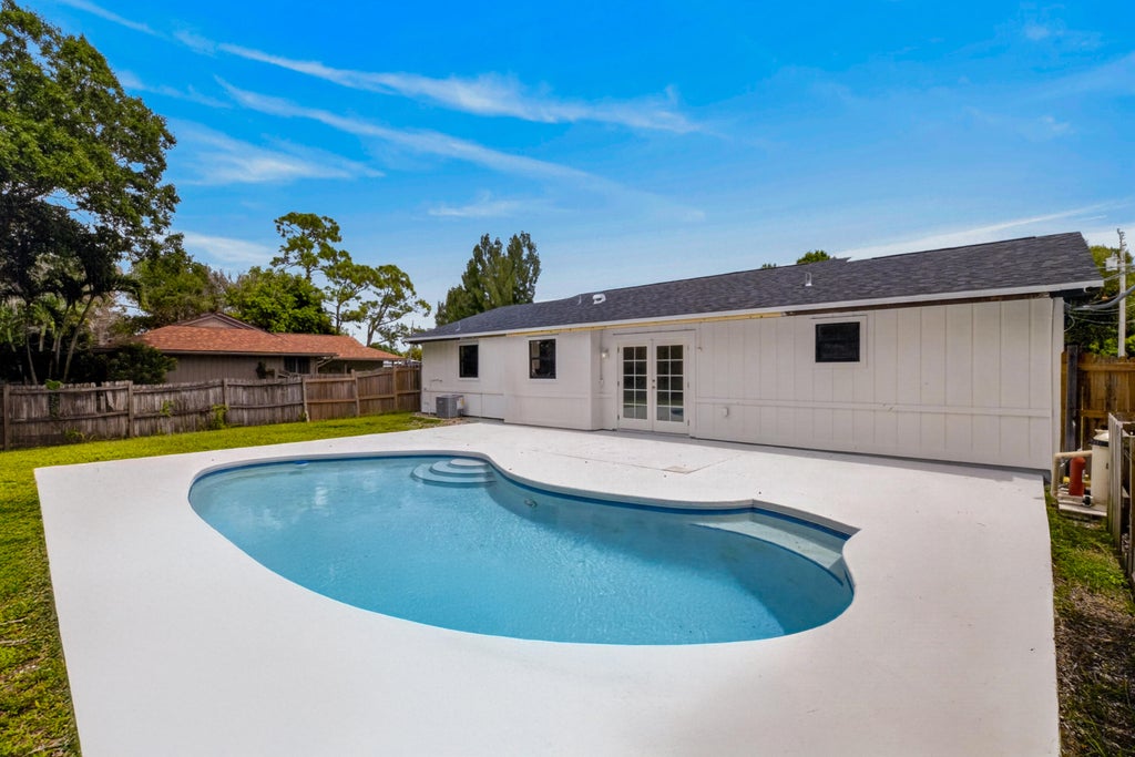 Photo of 6101 BALSAM Drive, Fort Pierce, FL 34982 (MLS # B26071369)