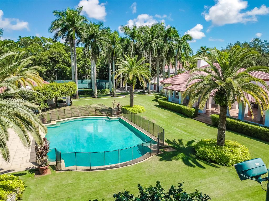 HORSESHOE ACRES - Residential