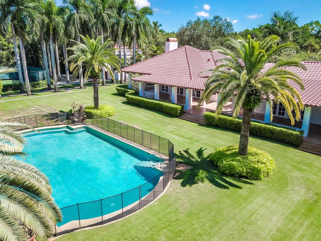 HORSESHOE ACRES - Residential