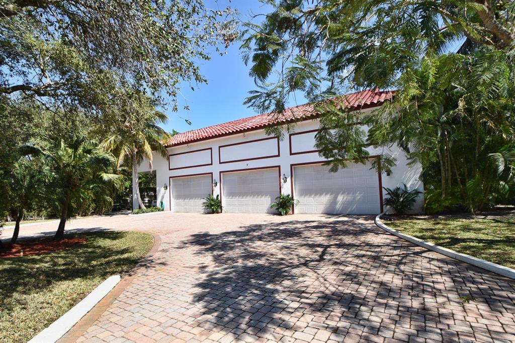 HORSESHOE ACRES - Residential