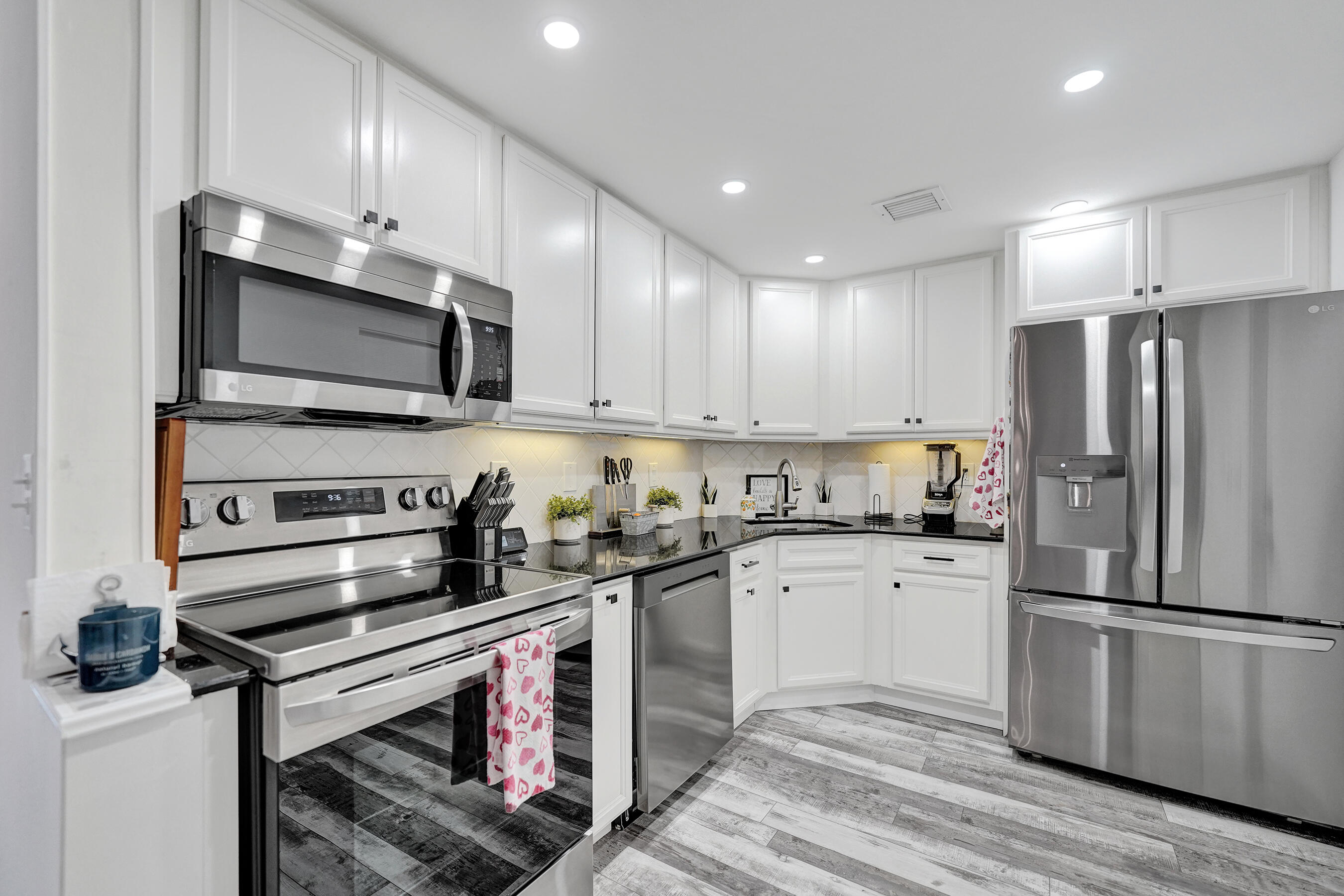 MANOR GROVE VILLAGE FOUR CONDO - Residential