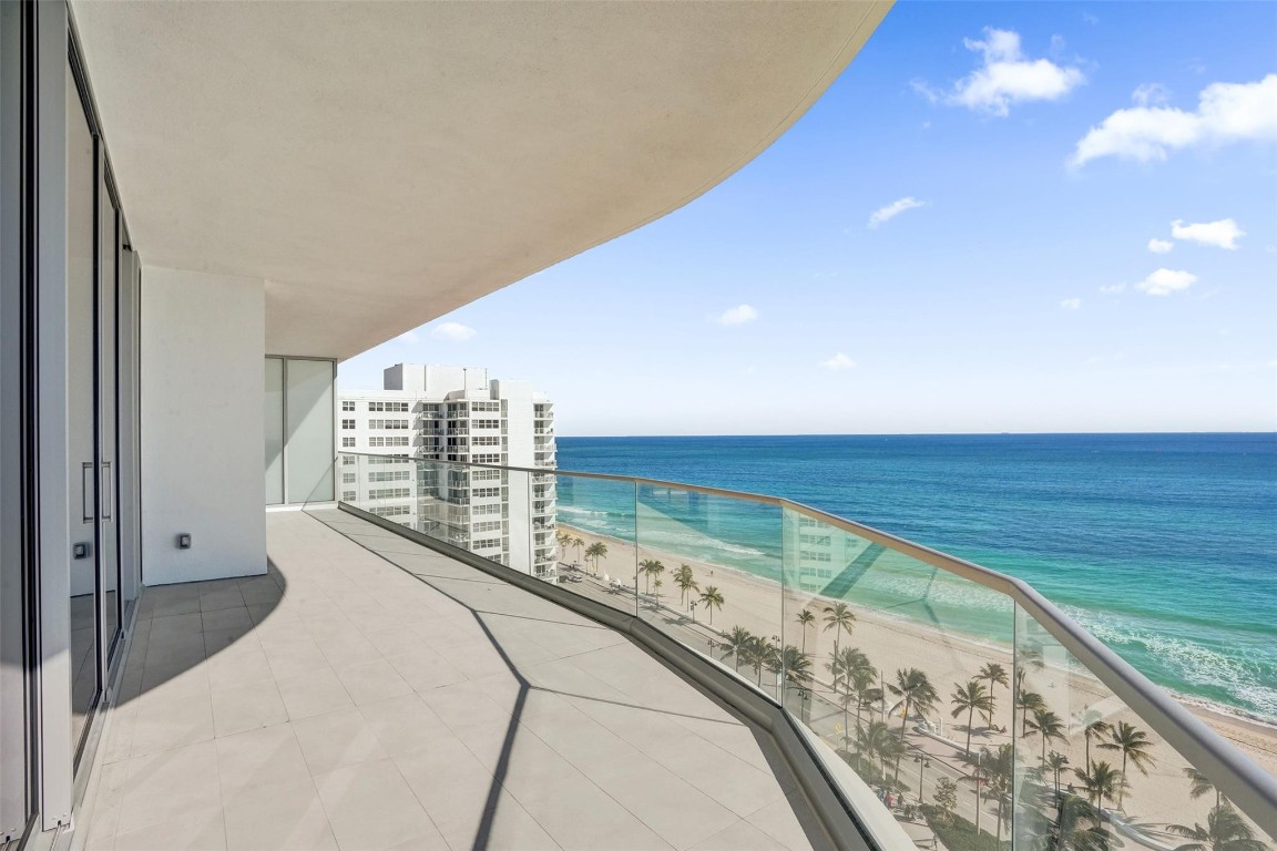 SELENE OCEANFRONT RESIDEN - Residential