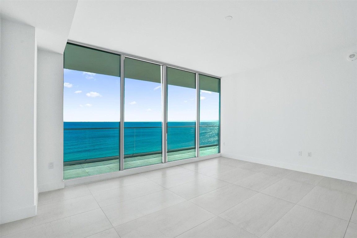 SELENE OCEANFRONT RESIDEN - Residential