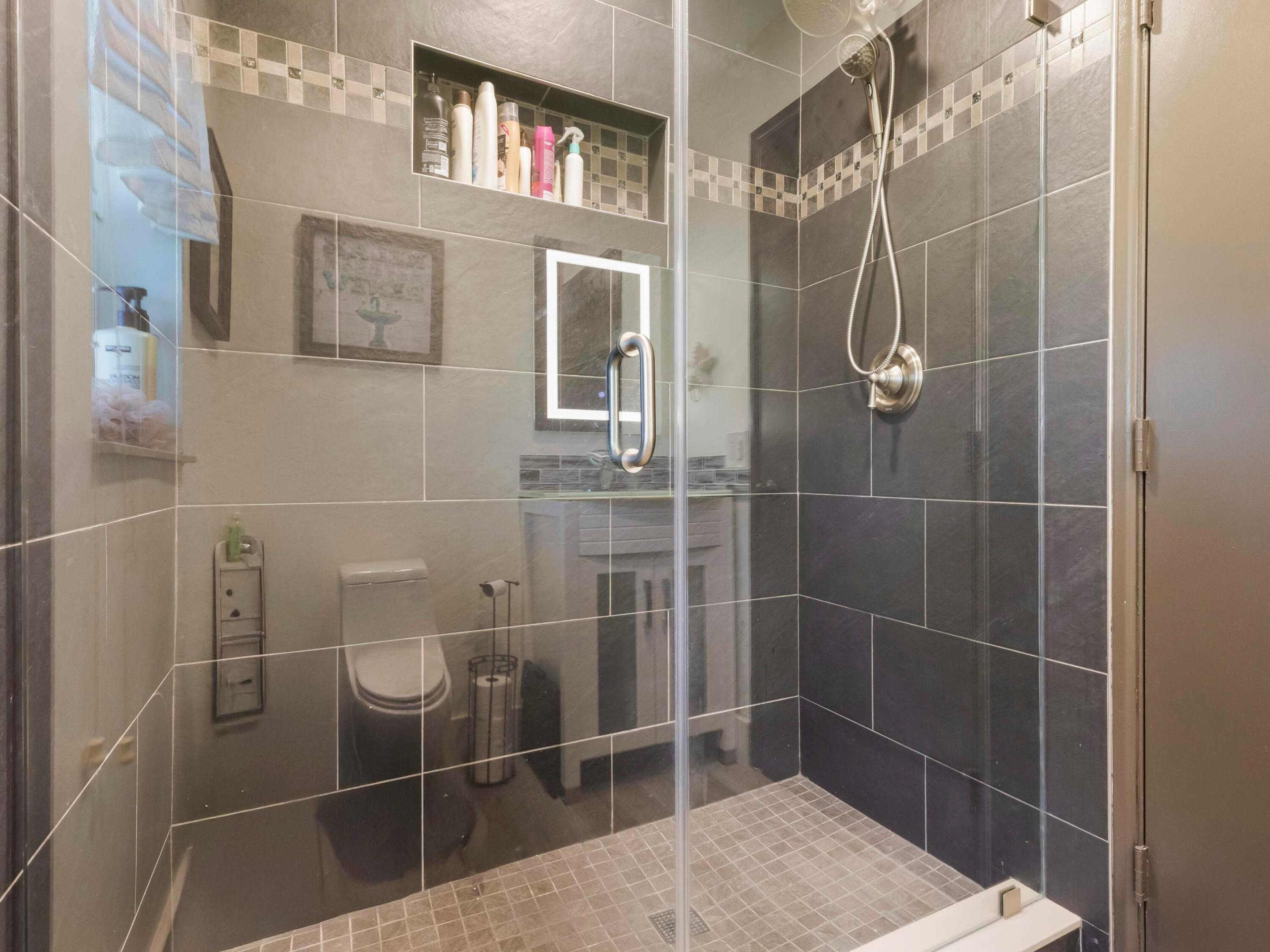 WHISPER WALK - Residential