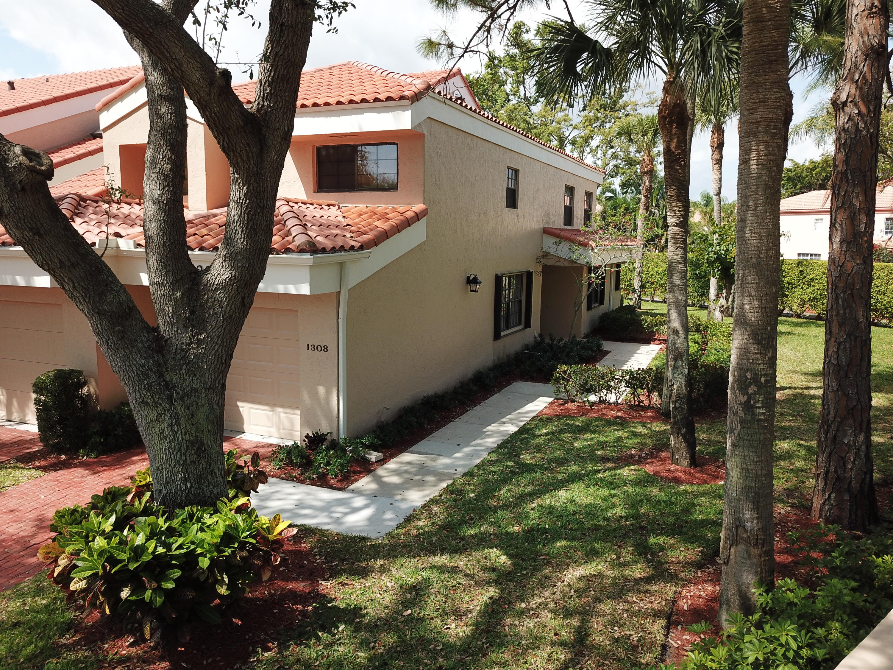 FAIRWAYS AT BOCA GOLF & TENNIS CONDO - Residential