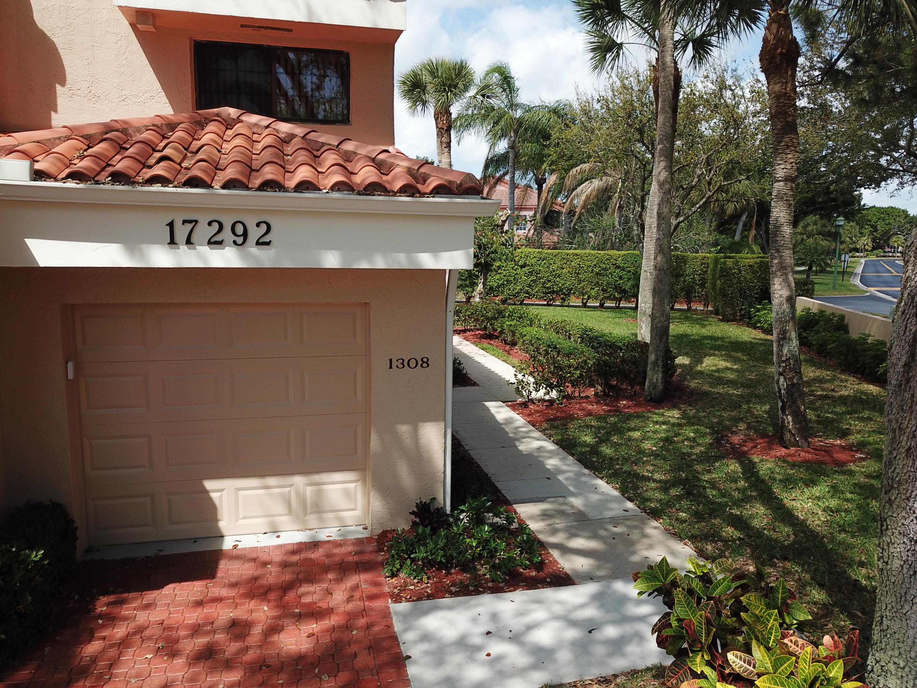 FAIRWAYS AT BOCA GOLF & TENNIS CONDO - Residential
