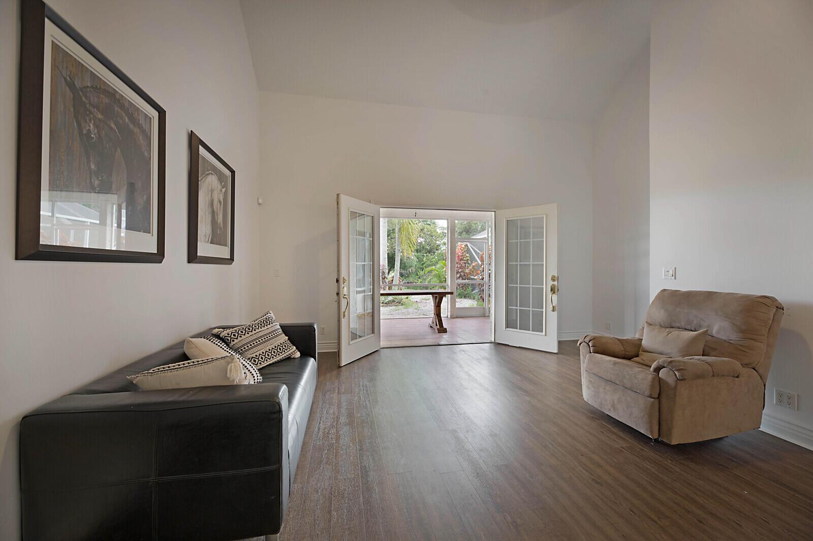 LOXAHATCHEE GROVES - Residential