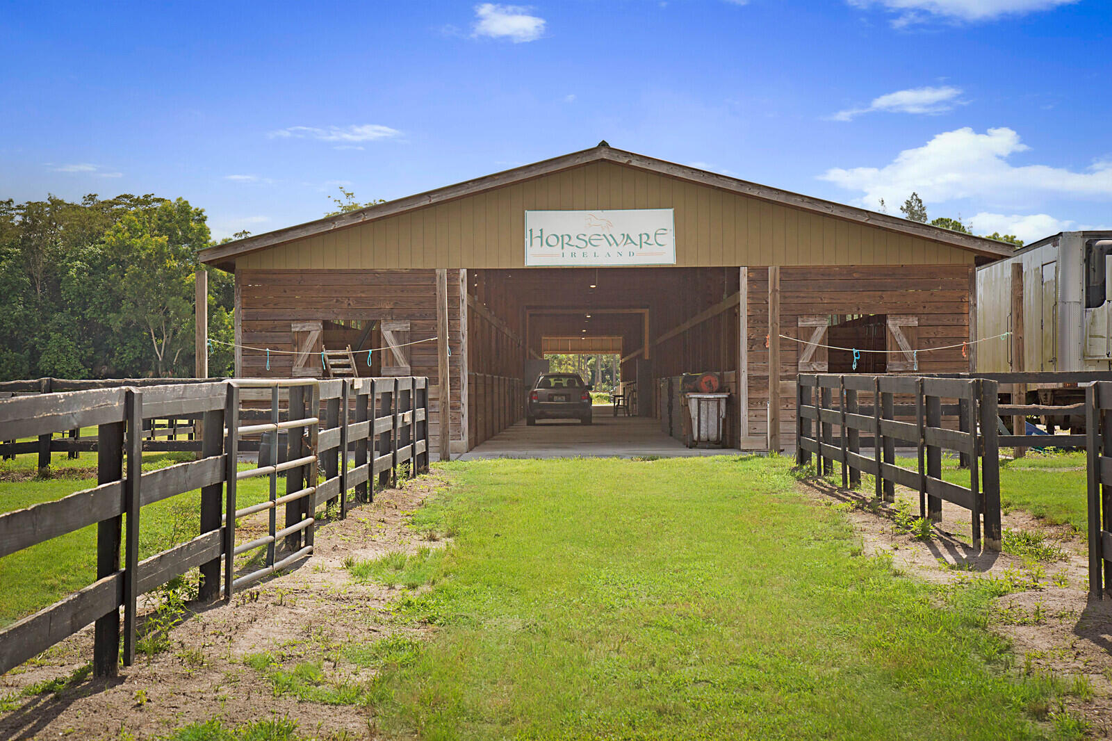 LOXAHATCHEE GROVES - Residential