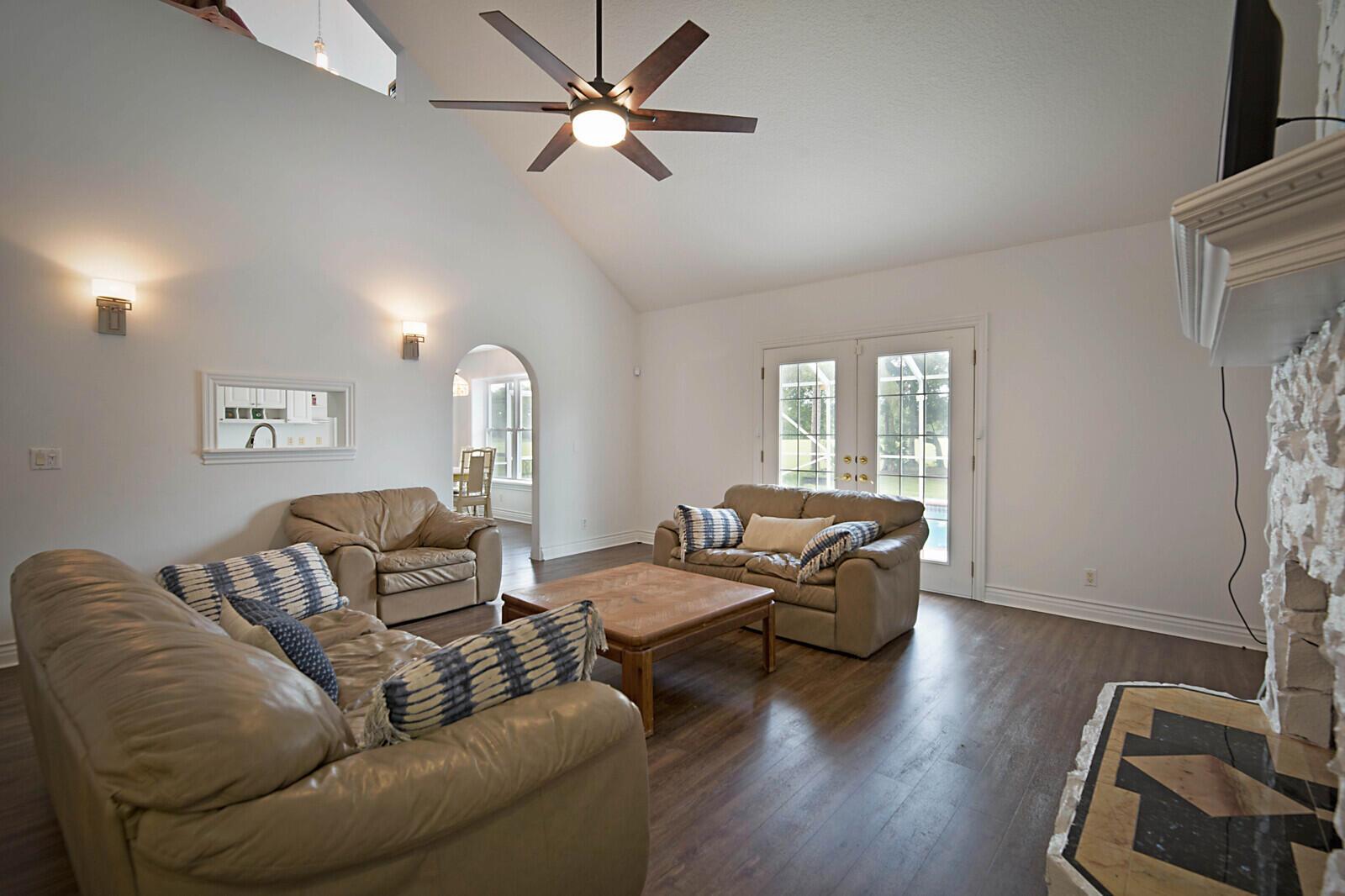 LOXAHATCHEE GROVES - Residential