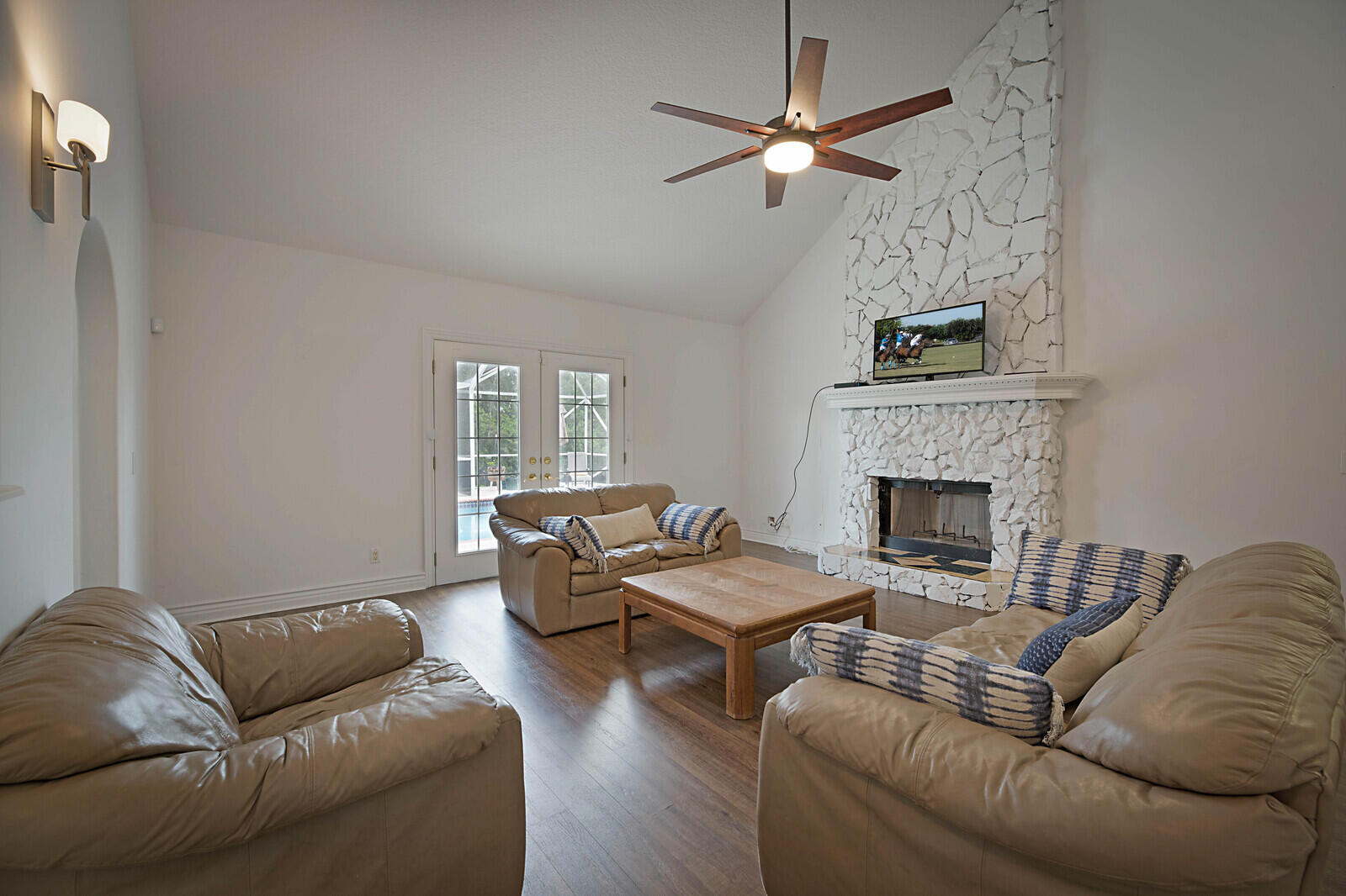 LOXAHATCHEE GROVES - Residential