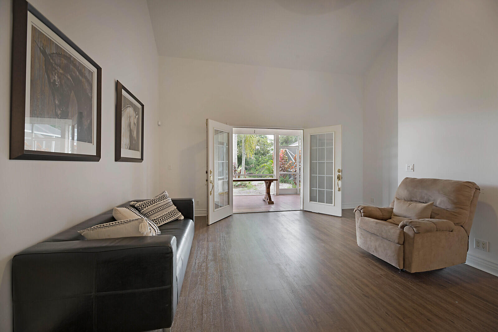 LOXAHATCHEE GROVES - Residential