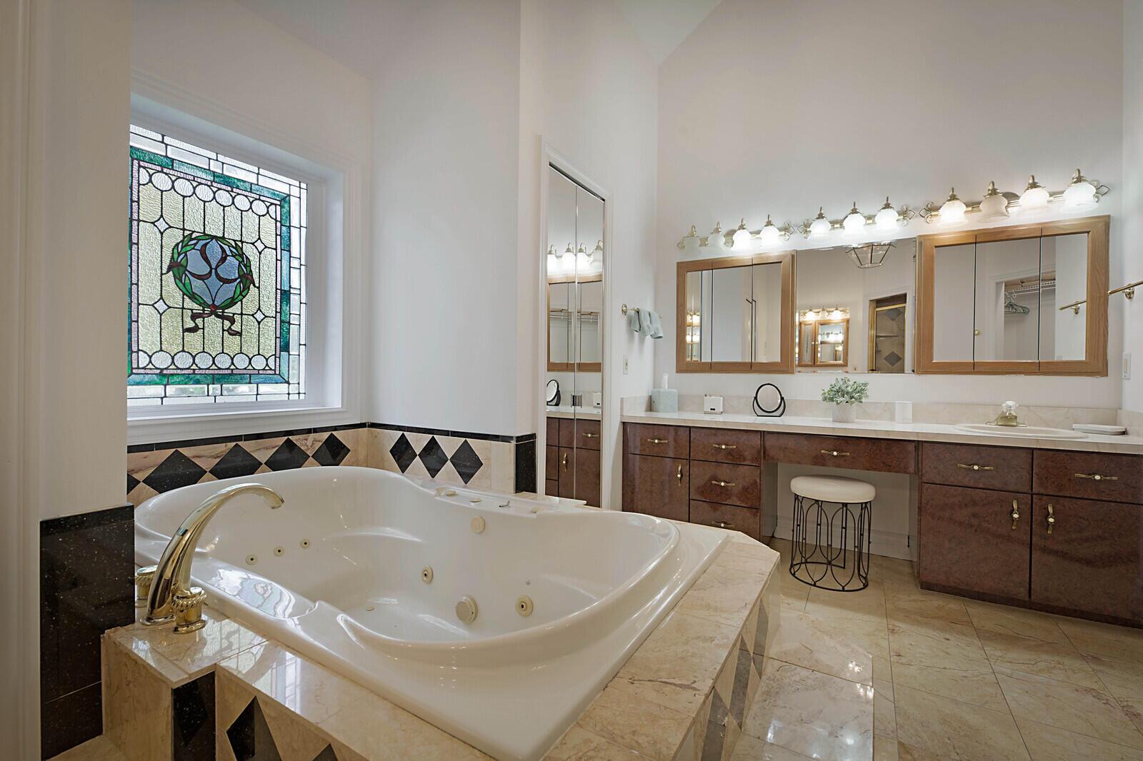 LOXAHATCHEE GROVES - Residential