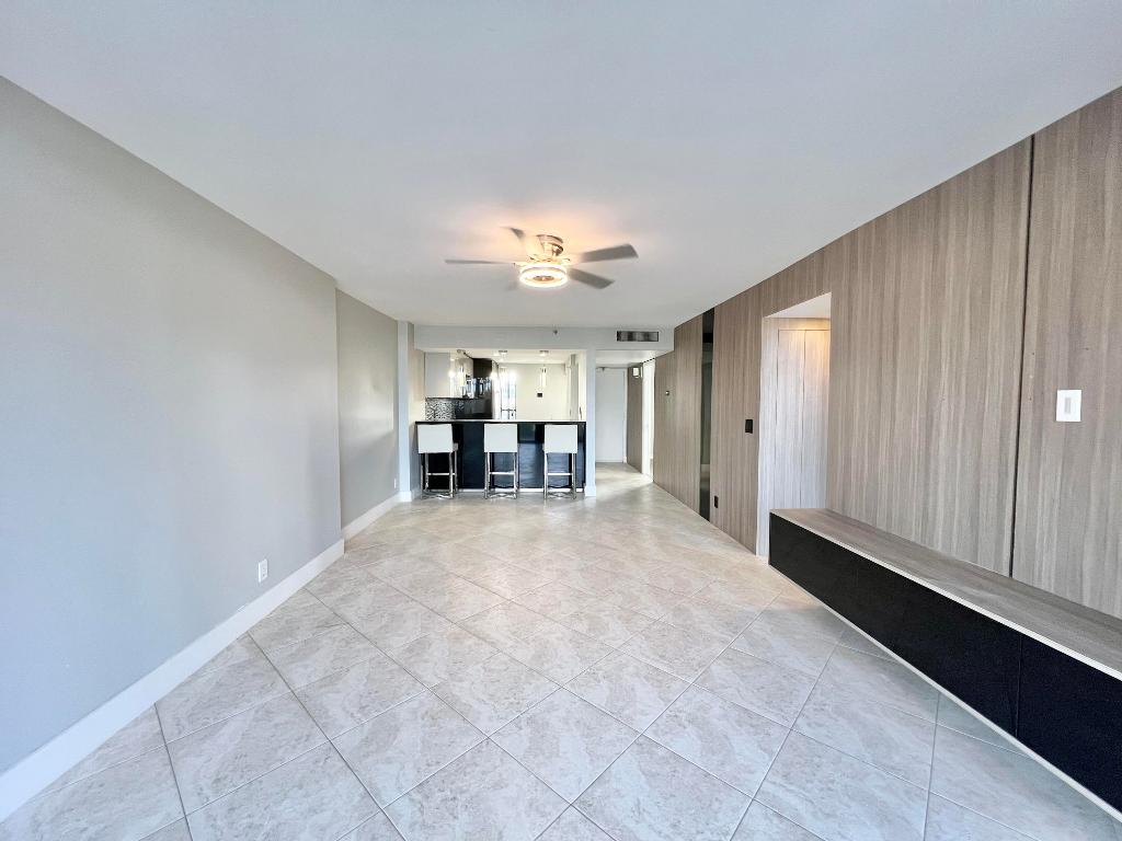 17 Royal Palm Way 503