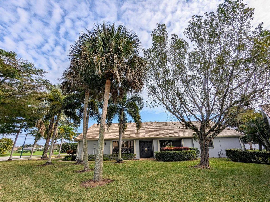 Photo of 11104 Highland Circle, Boca Raton, FL 33428 (MLS # R10951143)