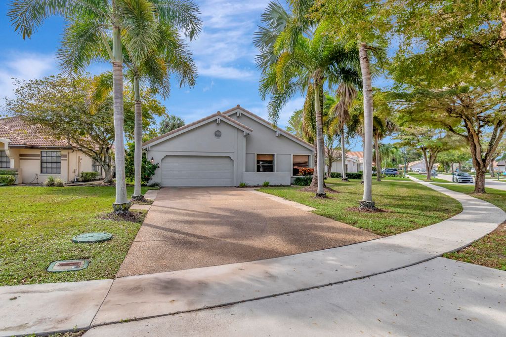Photo of 11104 Highland Circle, Boca Raton, FL 33428 (MLS # R10951143)