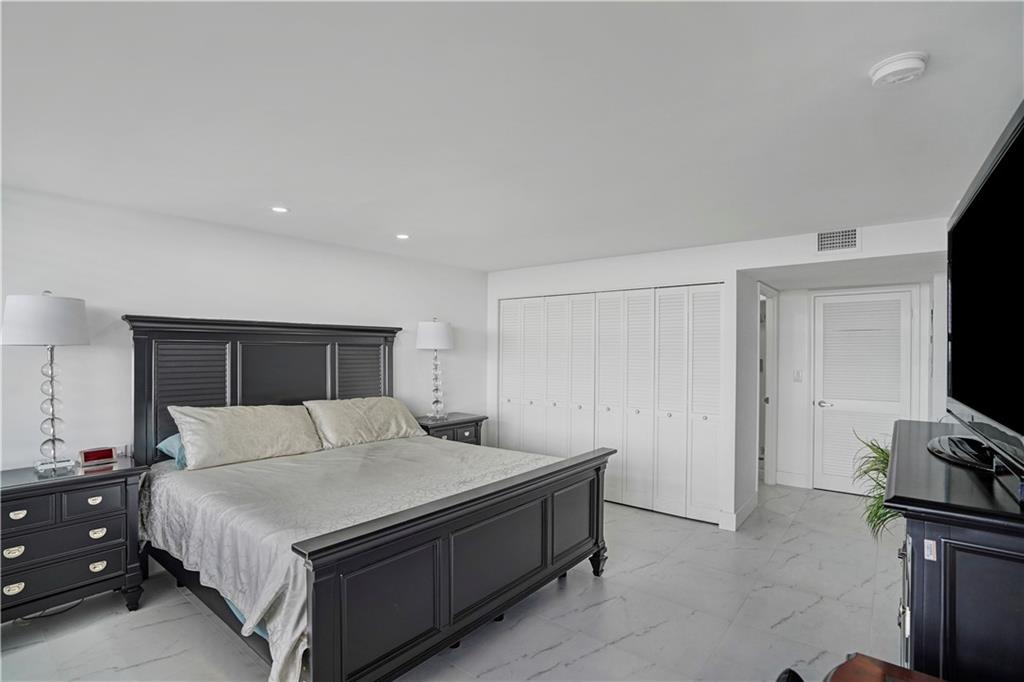 CORINTHIAN - Residential