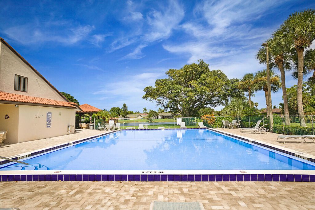 Photo of 9 Via De Casas Sur #203, Boynton Beach, FL 33426 (MLS # R11088866)