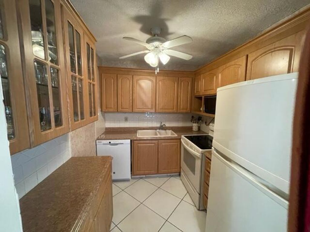 Photo of 350 Horizons E #206, Boynton Beach, FL 33435 (MLS # R11006226)