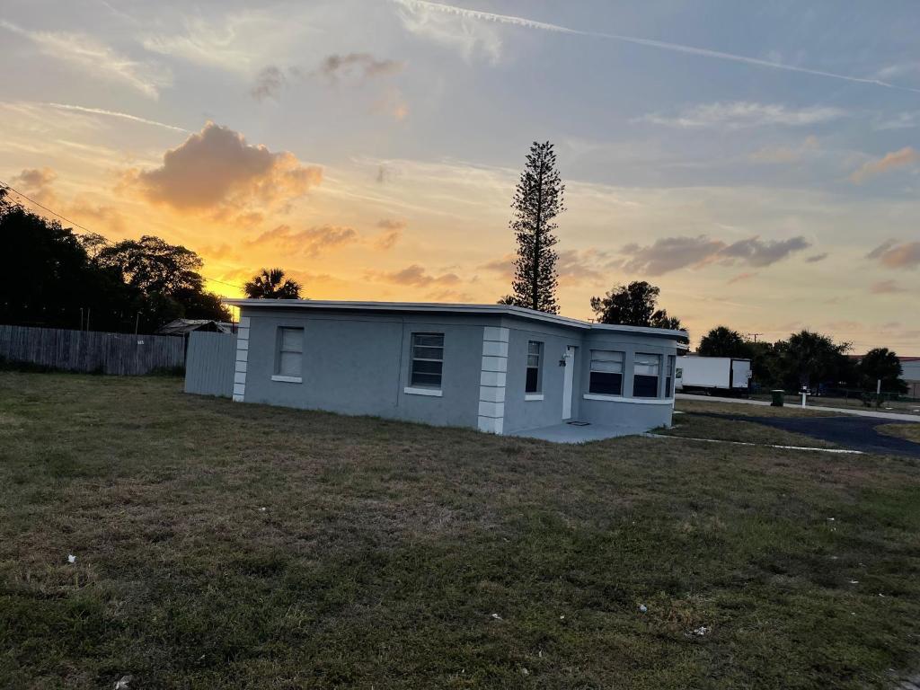 View photos, virtual tours, details... 2776 Seminole Road