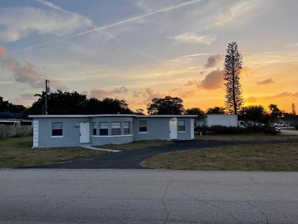 View photos, virtual tours, details... 2776 Seminole Road