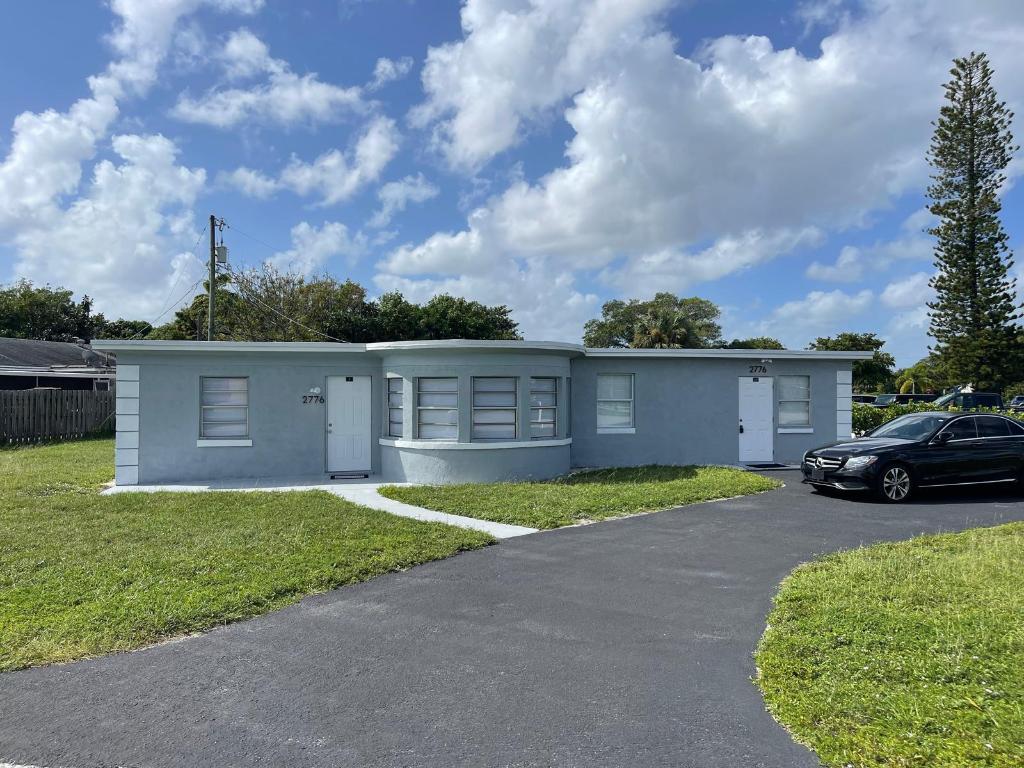 View photos, virtual tours, details... 2776 Seminole Road