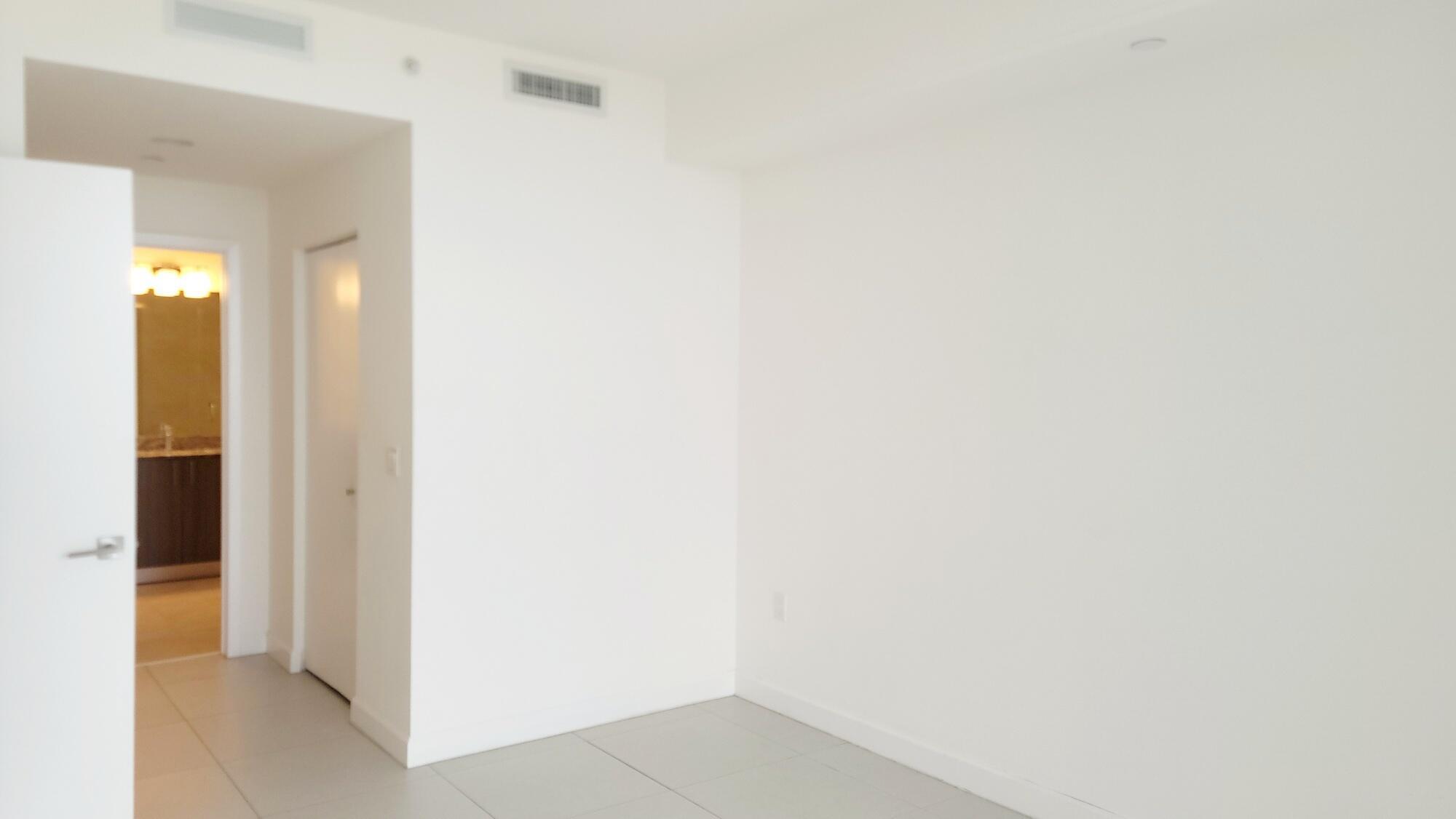 5252 PASEO CONDO - Residential Lease