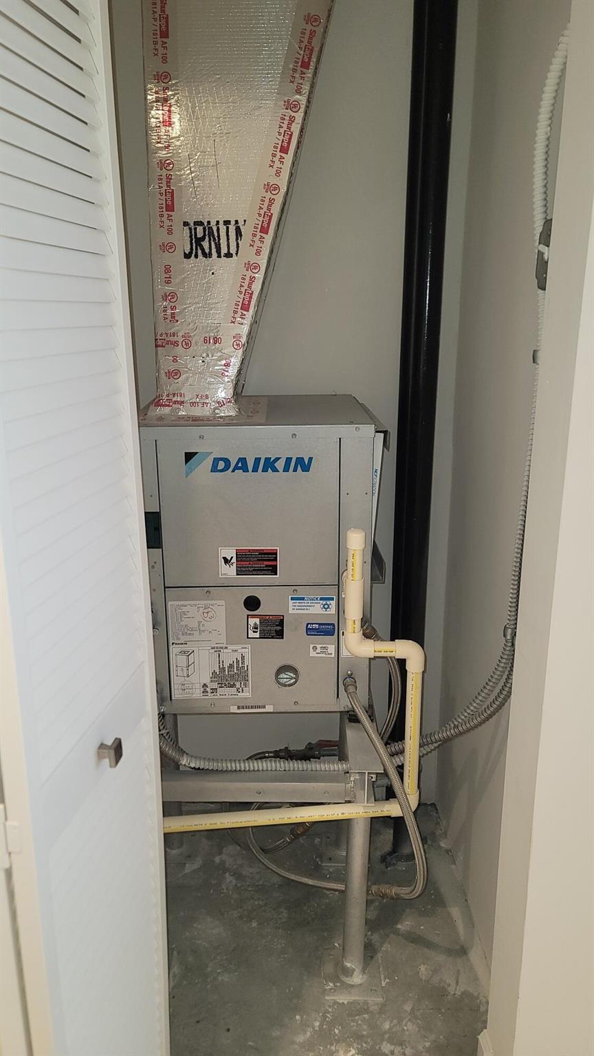 5252 PASEO CONDO - Residential Lease