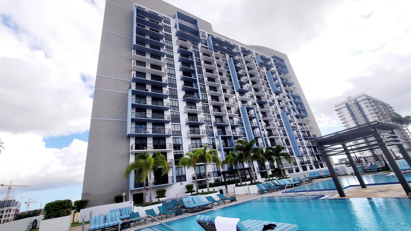 5252 PASEO CONDO - Residential Lease