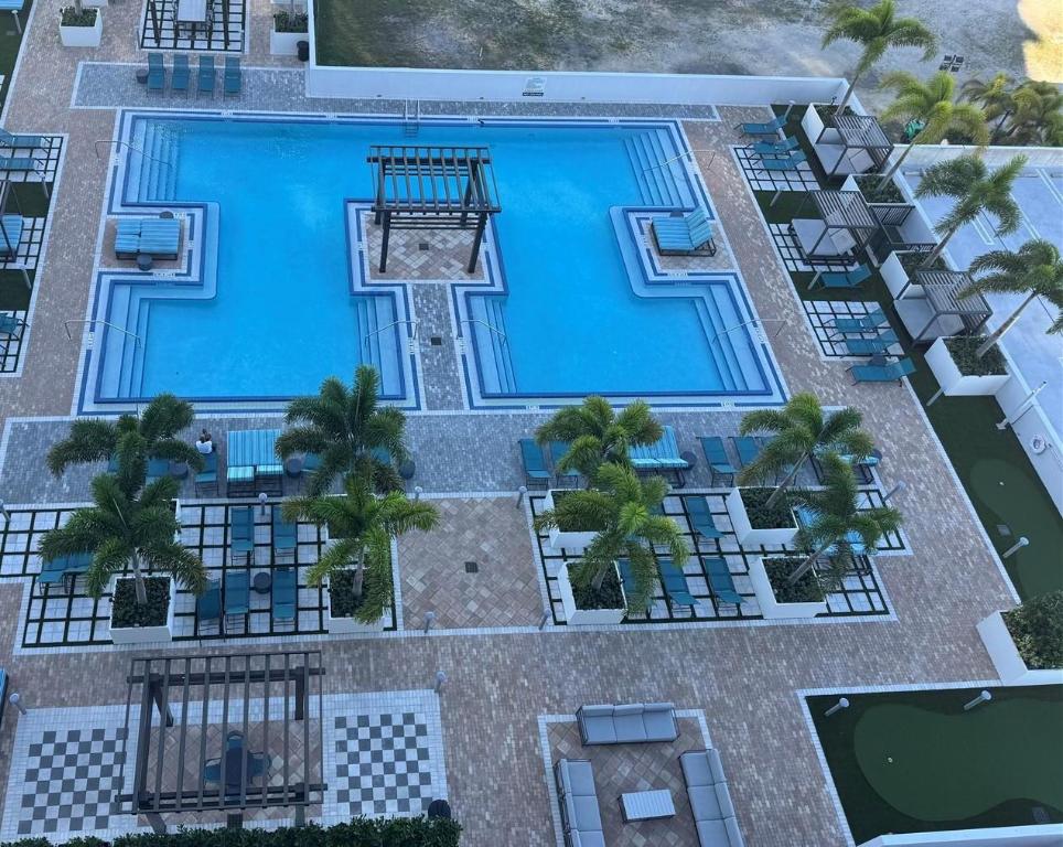 5252 PASEO CONDO - Residential Lease