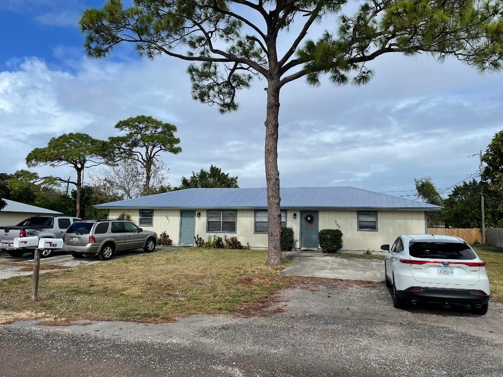 Photo of 942 Fra Mar Place, Fort Pierce, FL 34982 (MLS # R11045391)