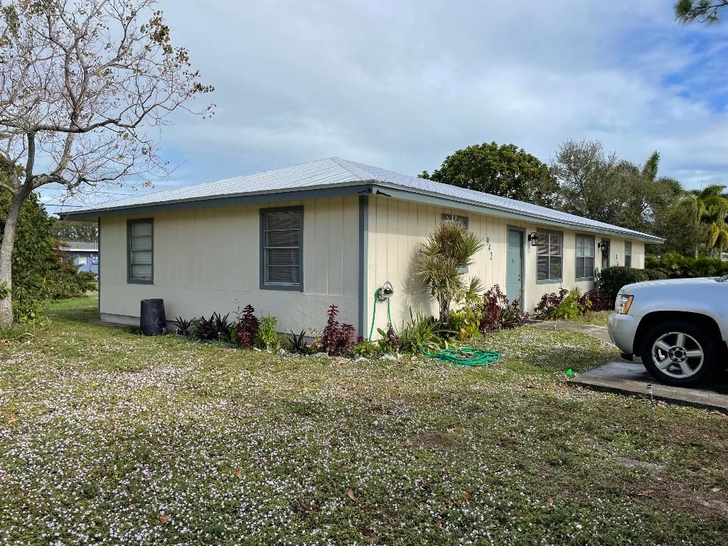 Photo of 942 Fra Mar Place, Fort Pierce, FL 34982 (MLS # R11045391)