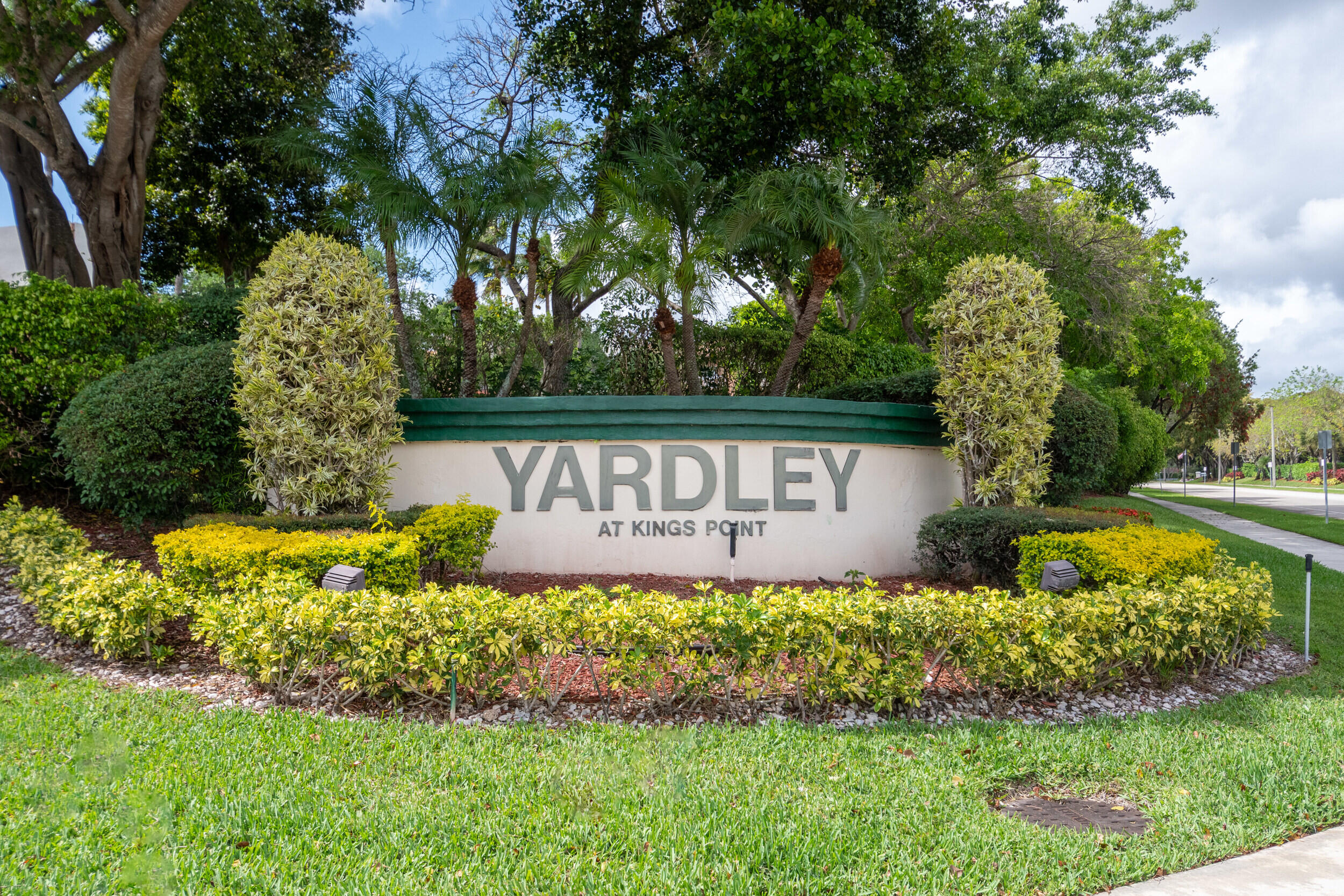 YARDLEY CONDOMINIUM F - Residential