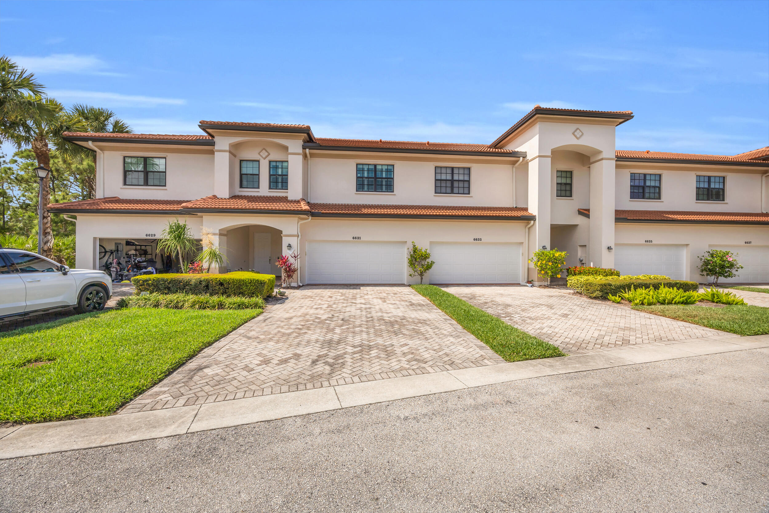 6631 SE Woodmill Pond Lane