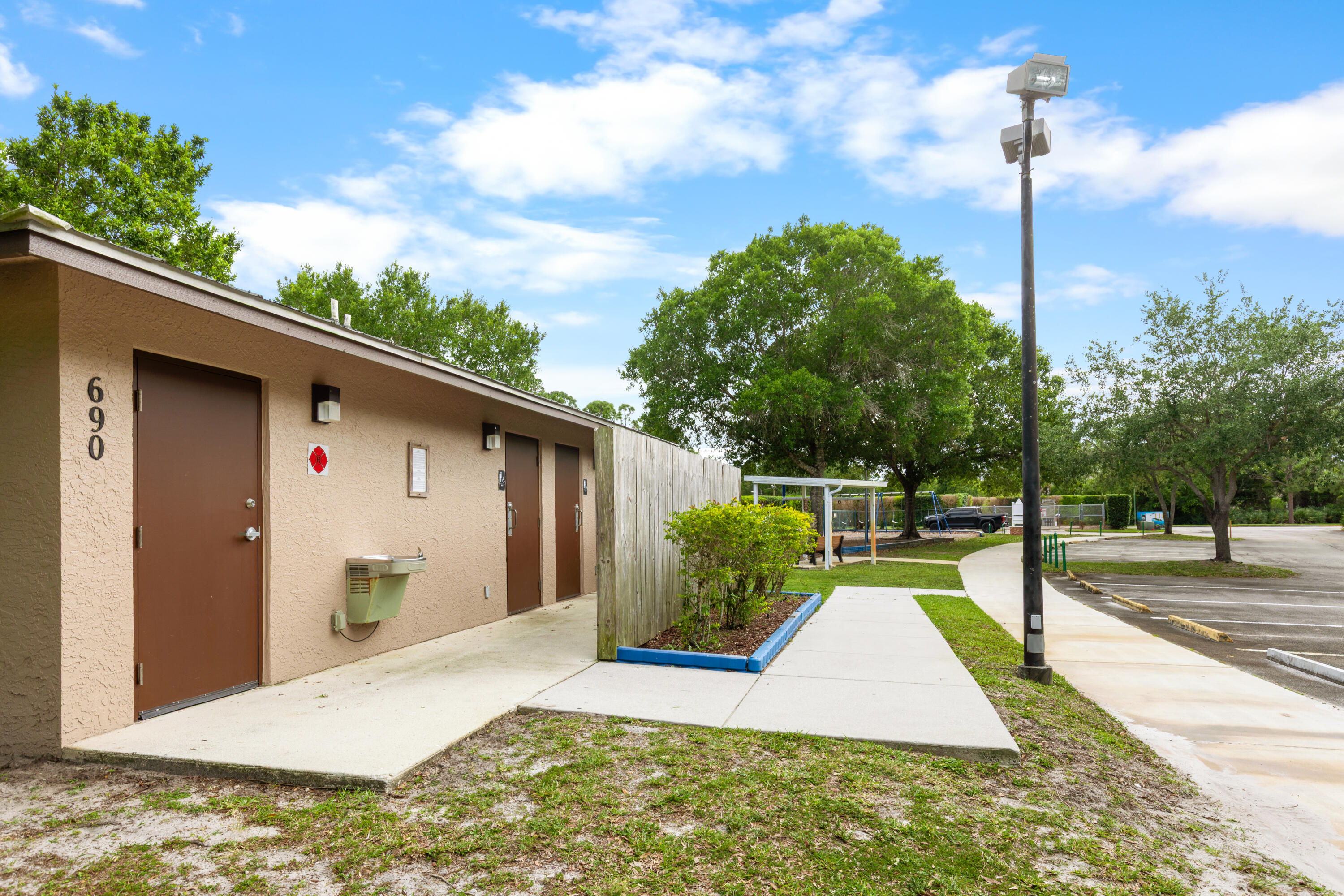 RIVER PLACE ON THE ST LUCIE NO 10 1ST REPLAT - Residential