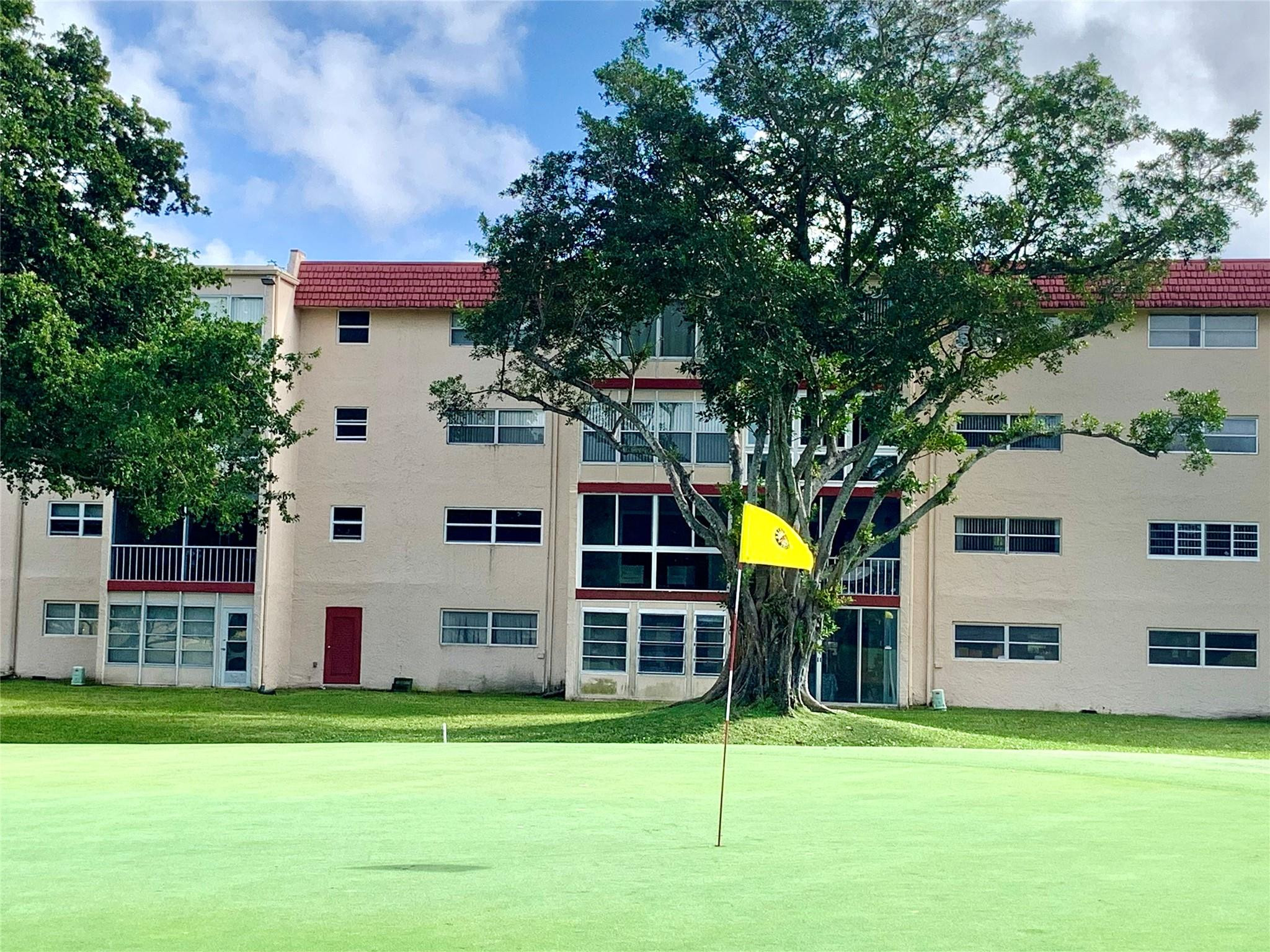 ORIOLE GOLF & TENNIS CLUB - Residential