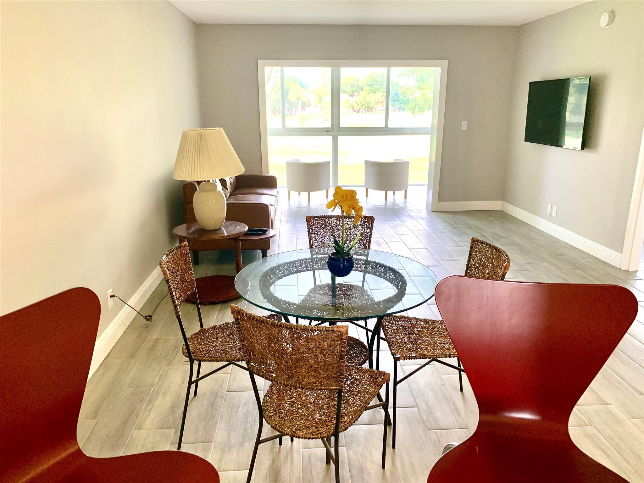 ORIOLE GOLF & TENNIS CLUB - Residential