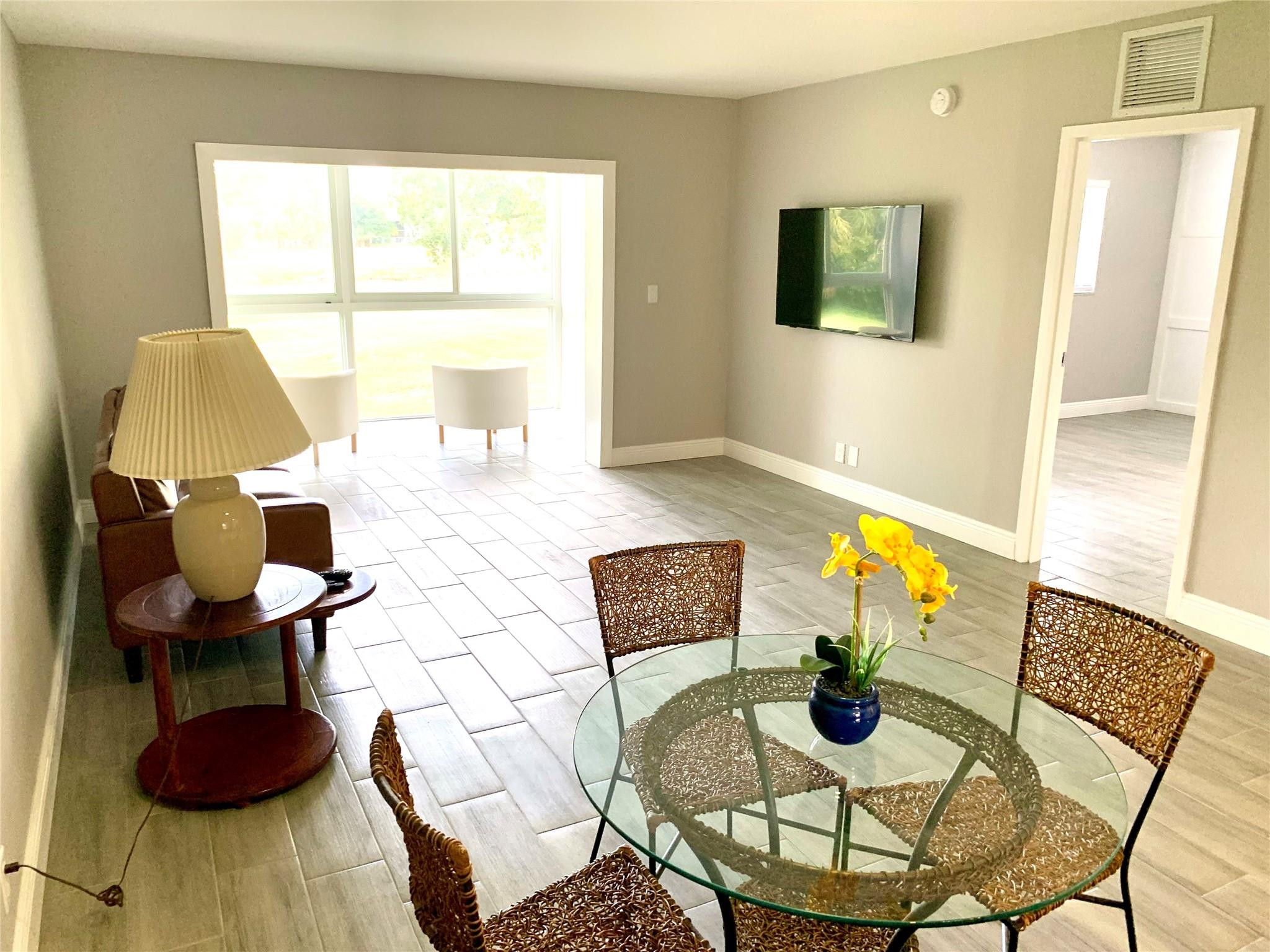 ORIOLE GOLF & TENNIS CLUB - Residential