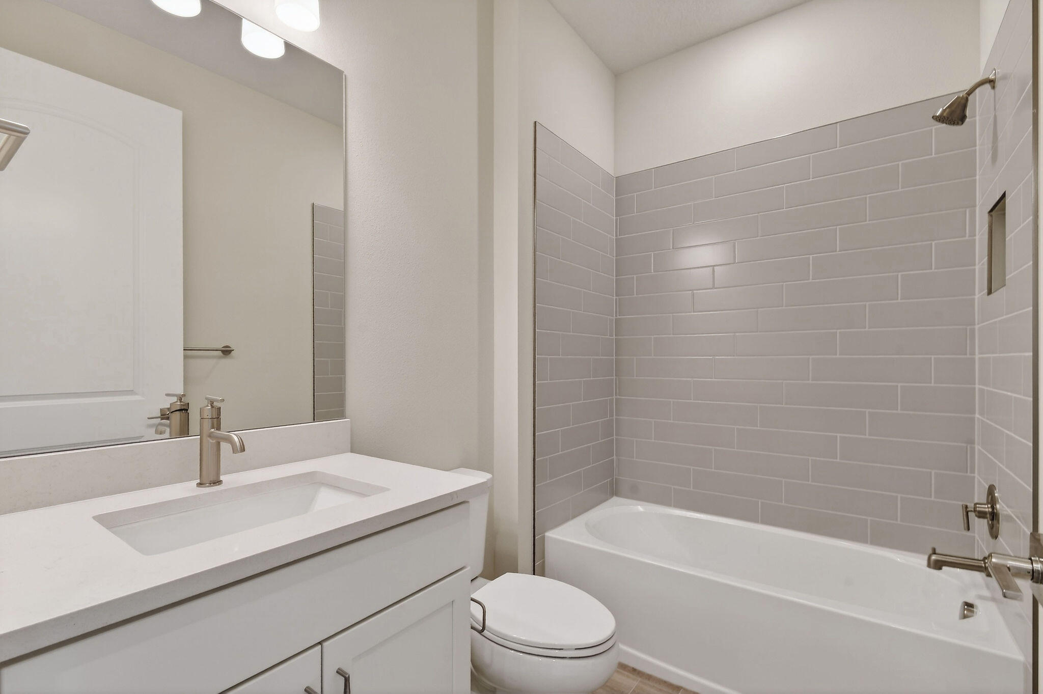 DEL WEBB TRADITION - Residential