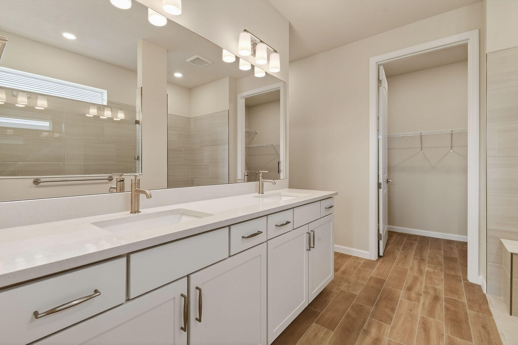 DEL WEBB TRADITION - Residential