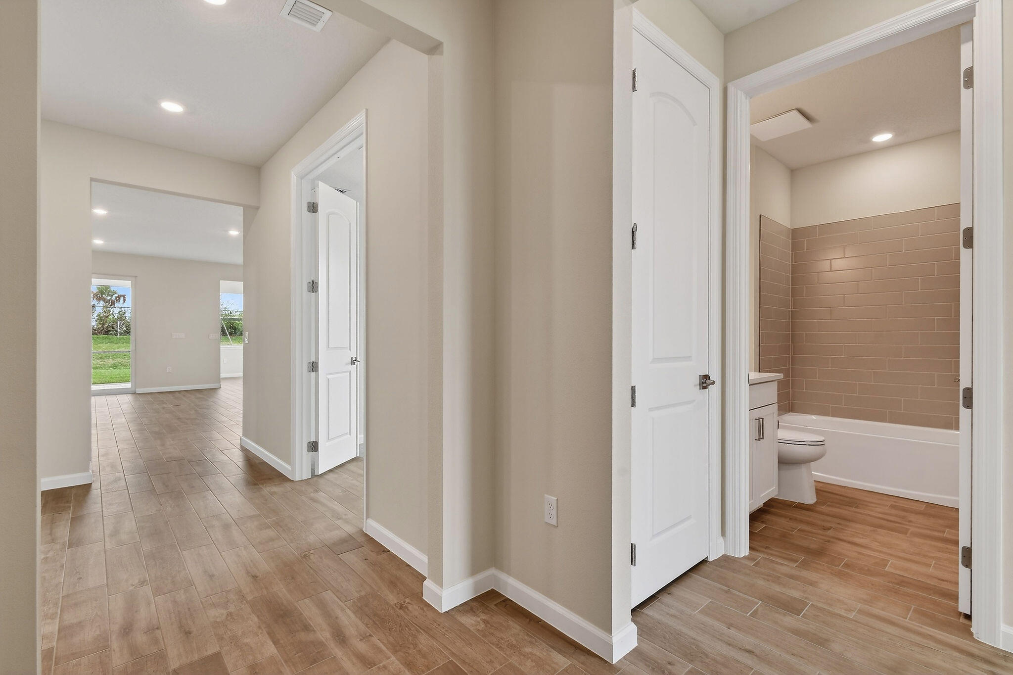 DEL WEBB TRADITION - Residential