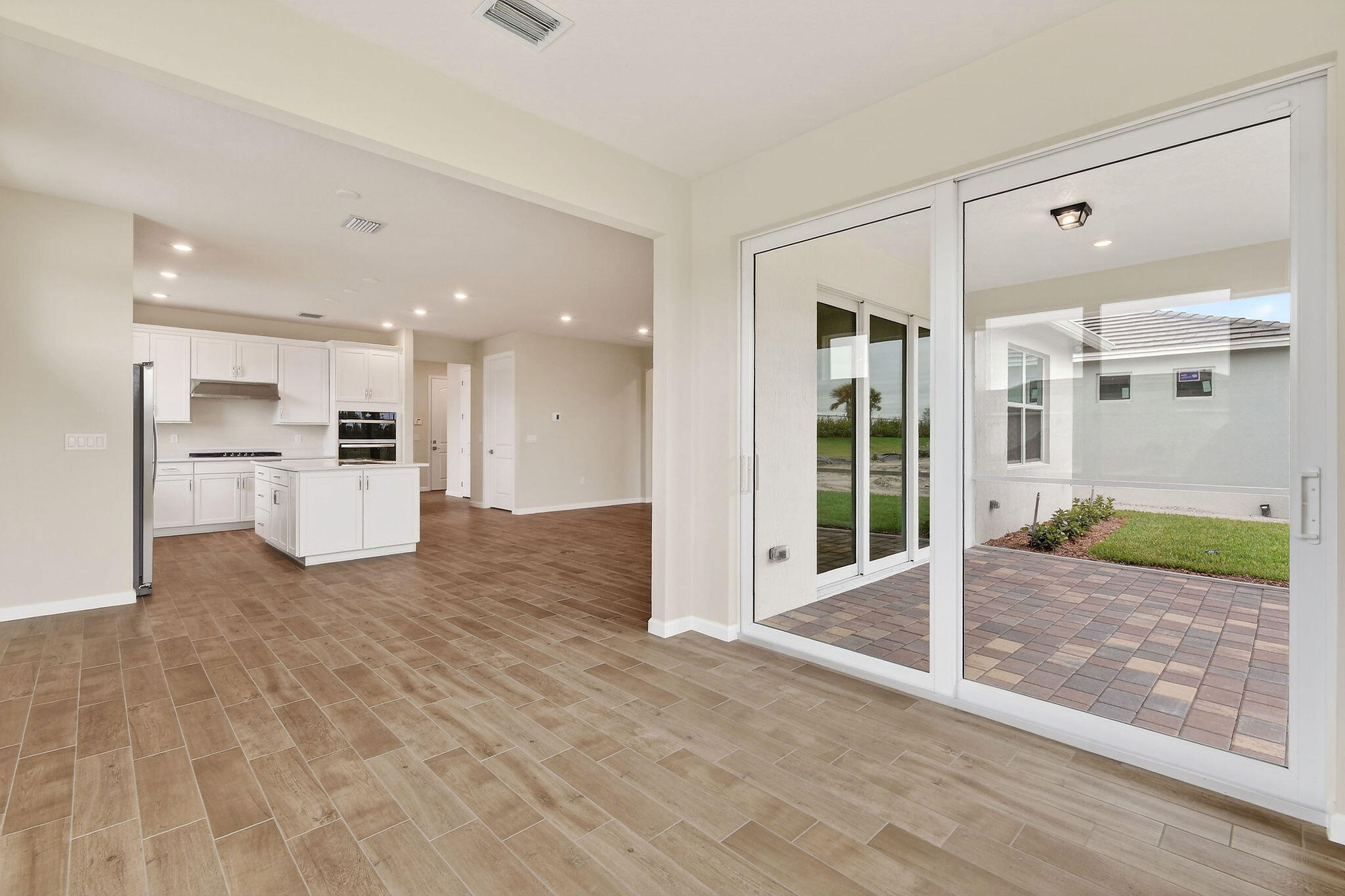 DEL WEBB TRADITION - Residential