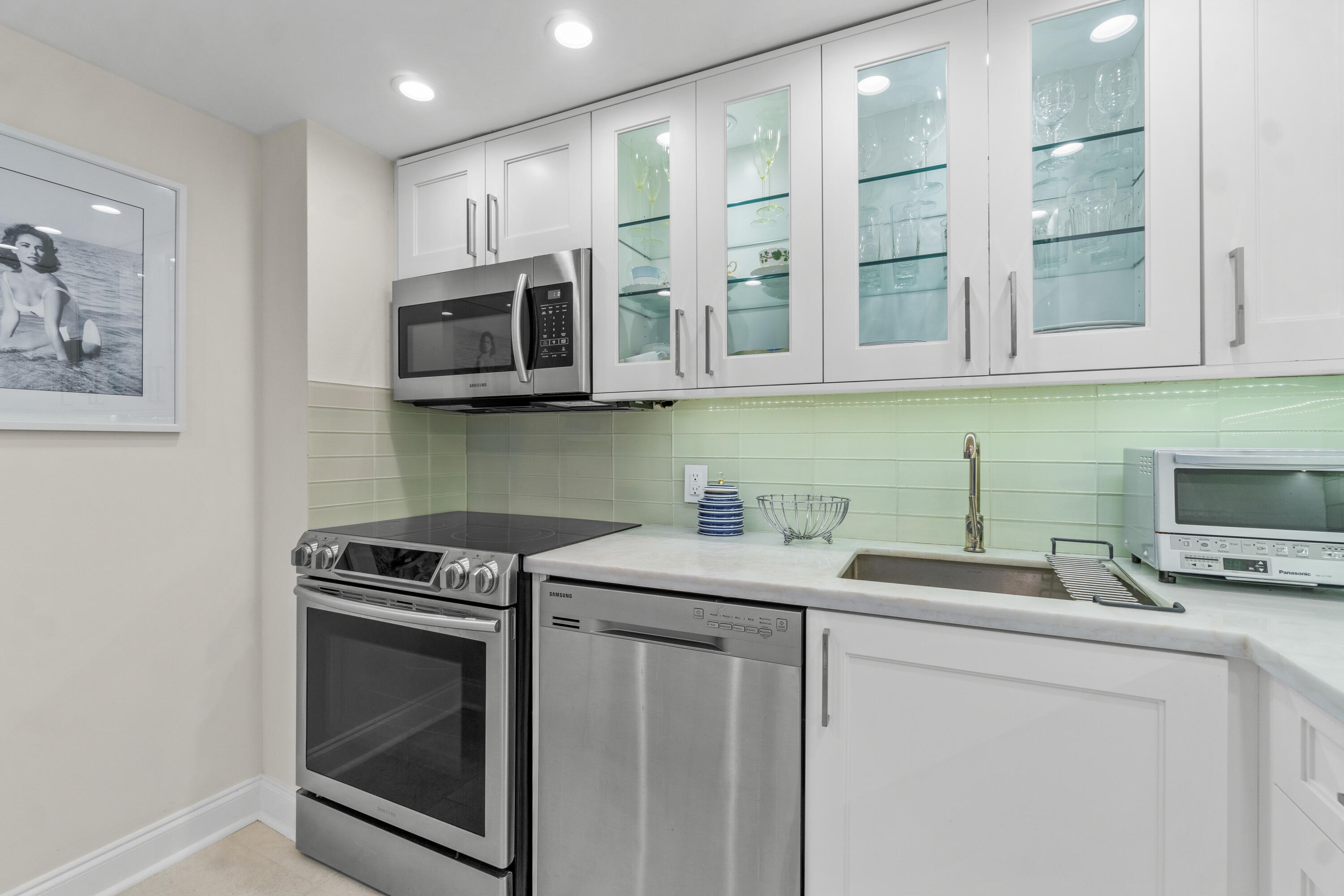 AMBASSADOR II - Residential Lease