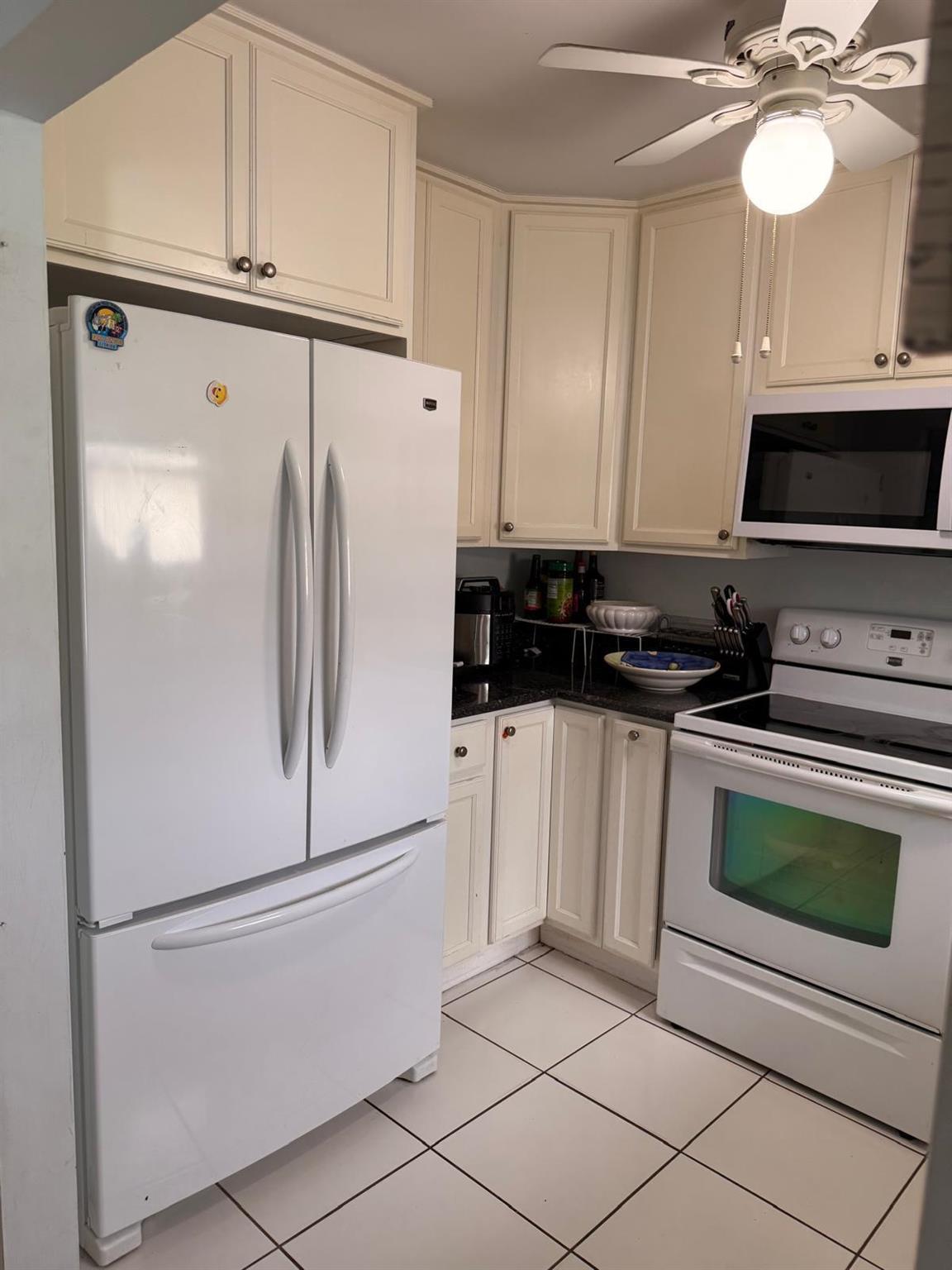 HYPOLUXO VILLAGE 1 - Residential