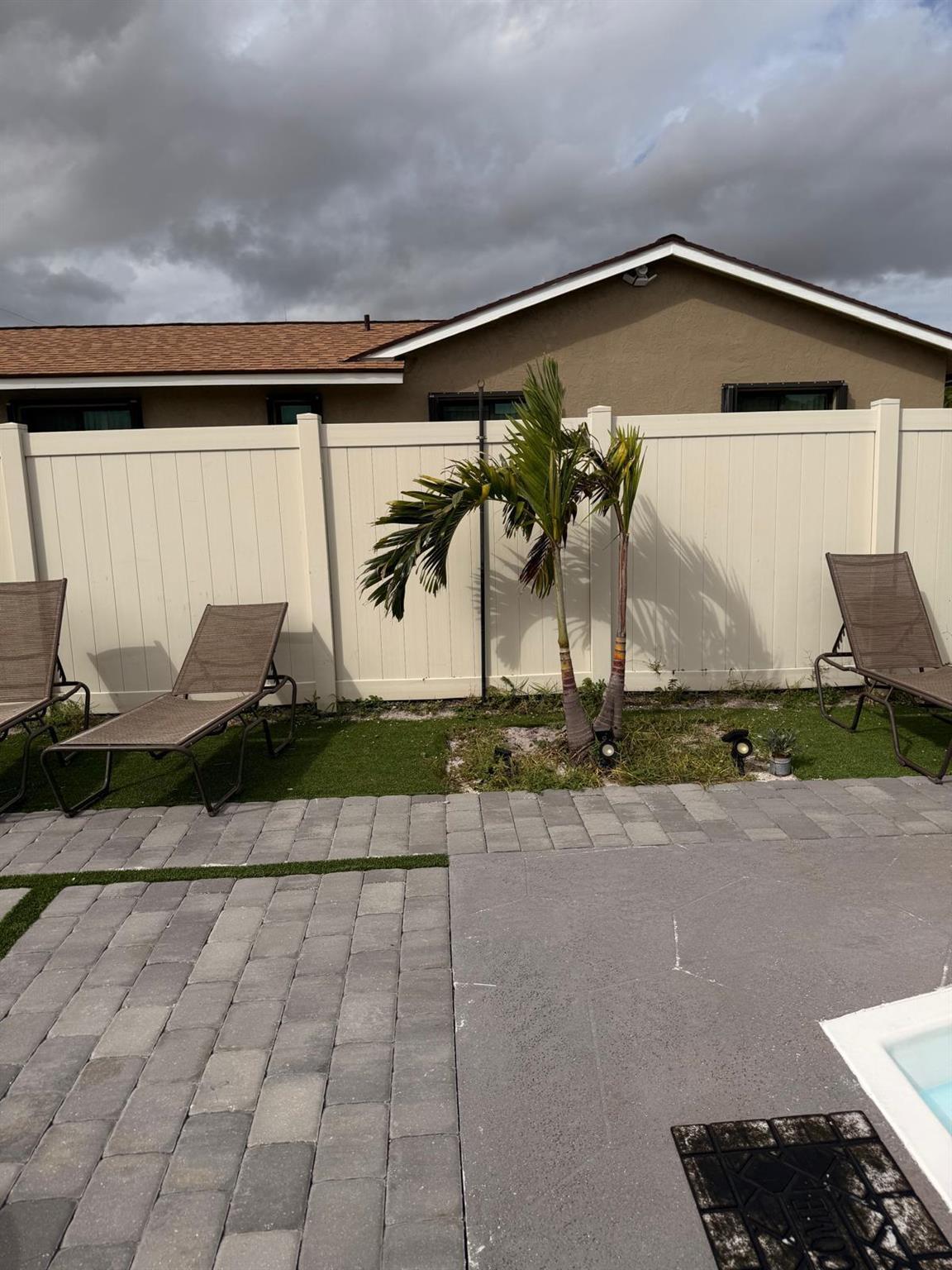 HYPOLUXO VILLAGE 1 - Residential